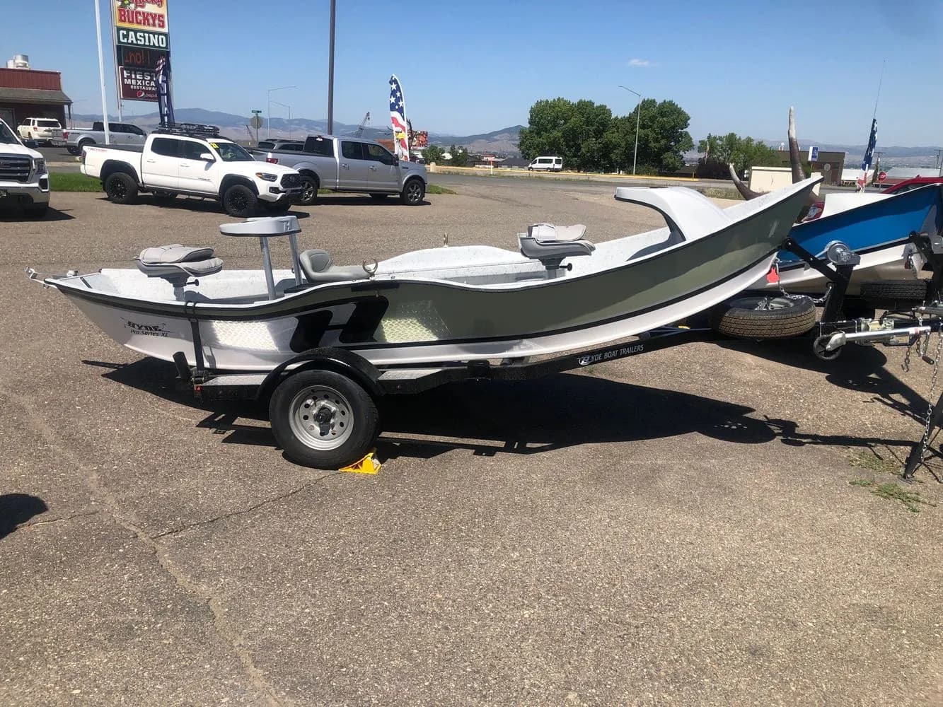 2025 Hyde Low Profile XL - Box
