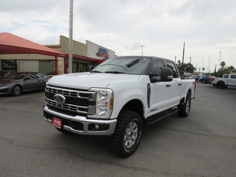 2024 Ford F-250 CREW CAB XLT FX4 - Pickup