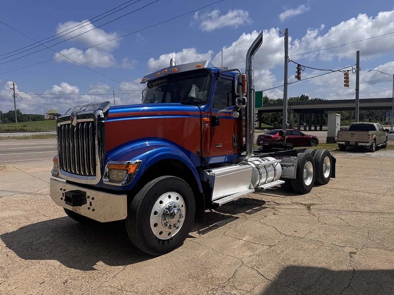 2020 International HX520 - Day Cab