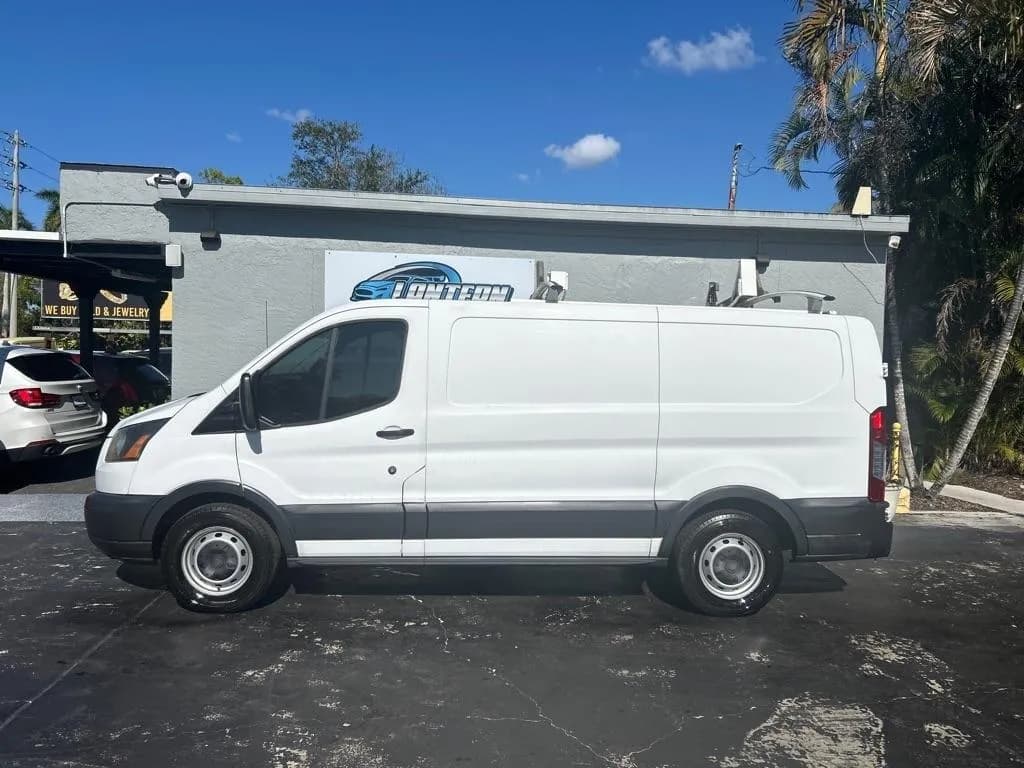 2017 Ford Transit T-150 130" Low Rf 8600