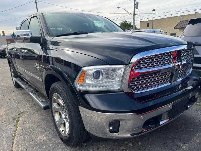 2014 Ram 1500 Laramie Crew Cab LWB - Pickup