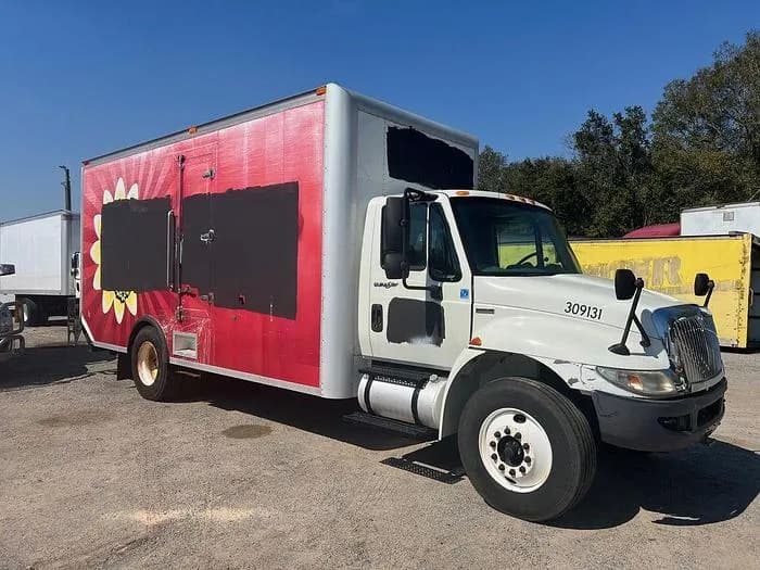 2009 International 4300 - Chassis