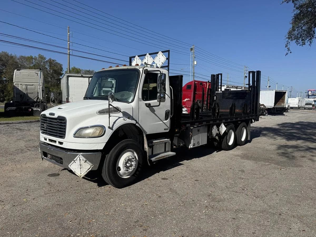 2008 Freightliner M2 106 - Flatbed