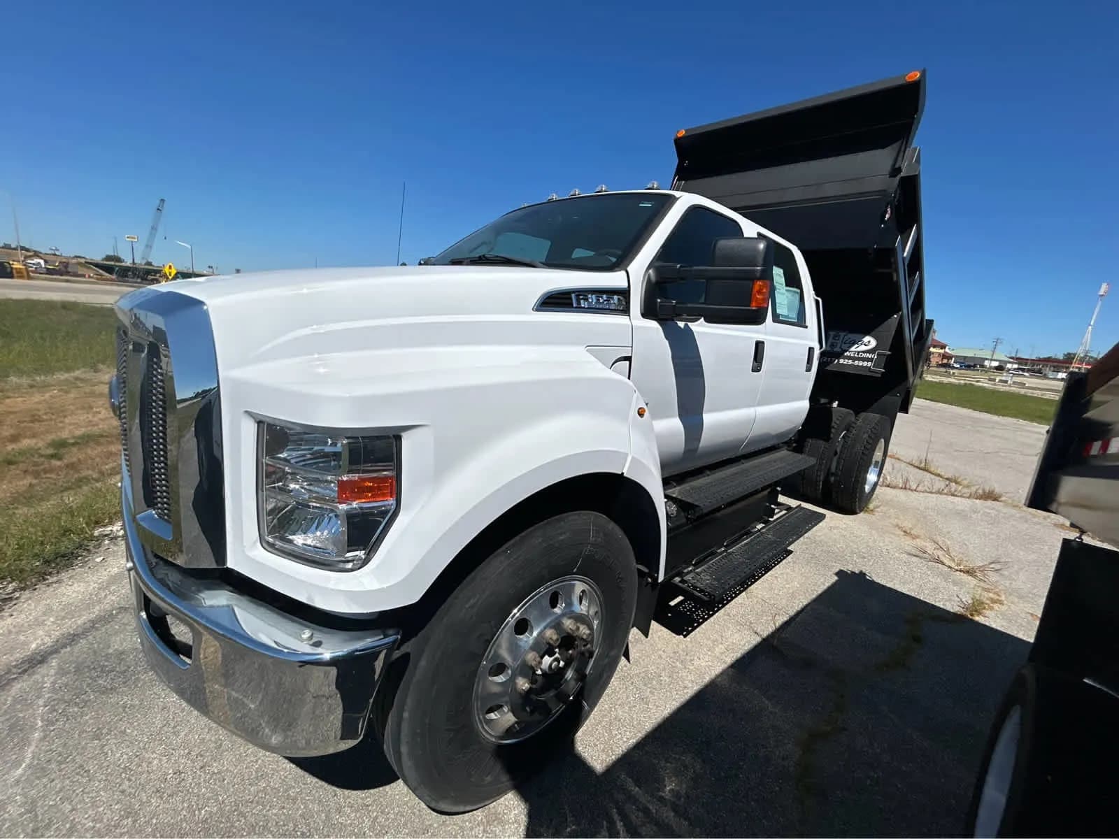 2023 Ford F-650 Straight Frame Gas