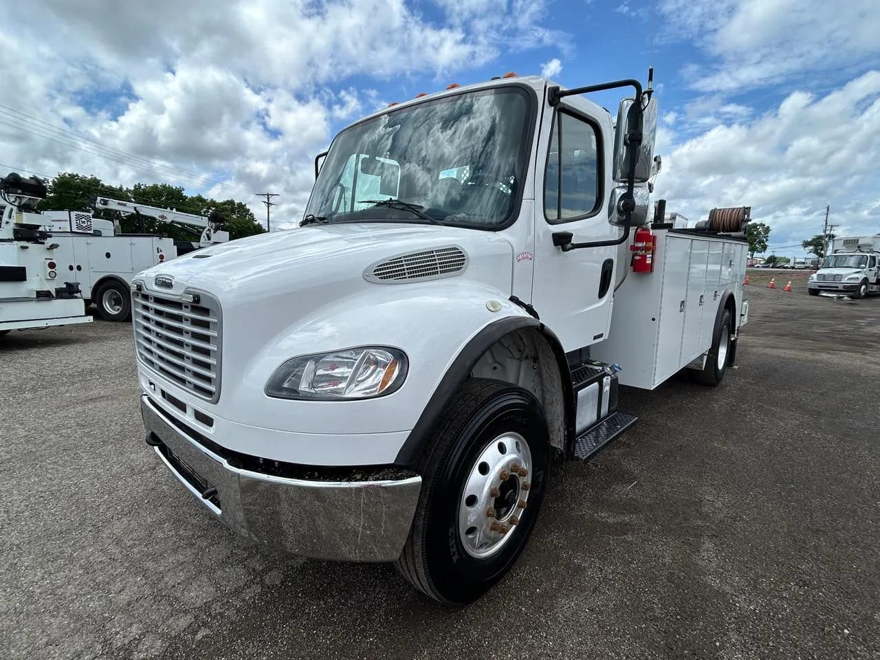 2017 Freightliner M2 - Crane