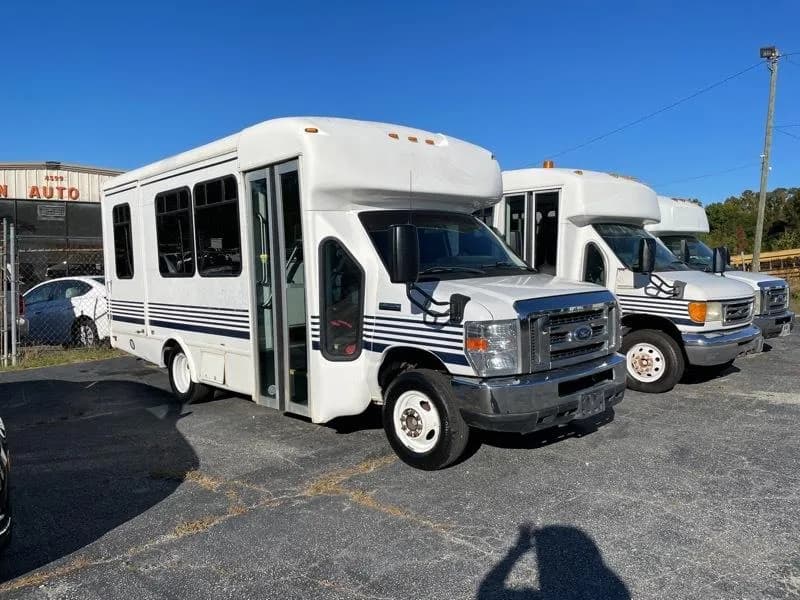 2017 Ford E-350 Base