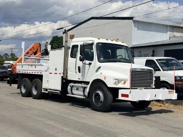 2010 Freightliner No Model - Crane
