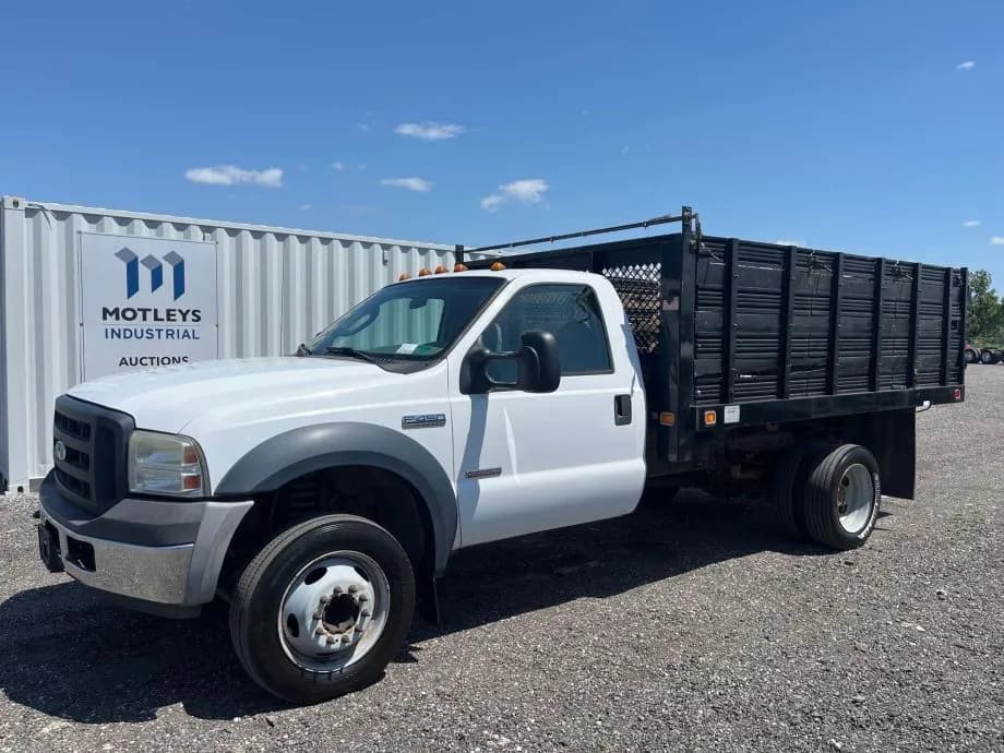 2007 Ford F-450 XL 12’ S/A - Dump