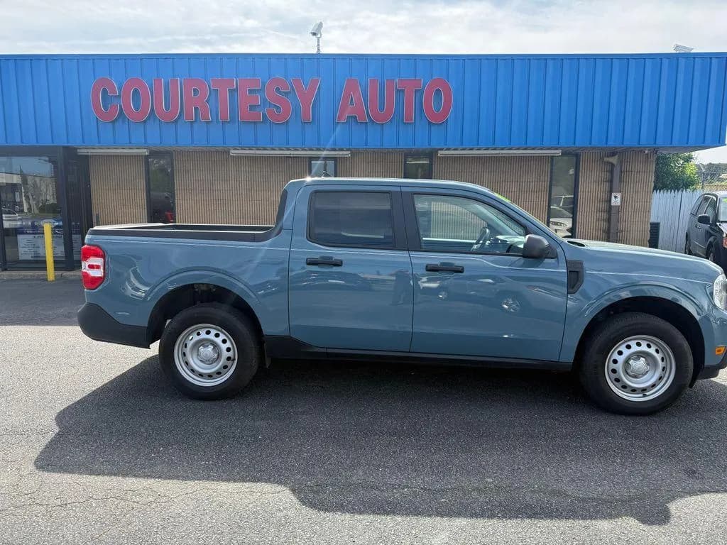 2023 Courtesy Auto Sales MAVERICK