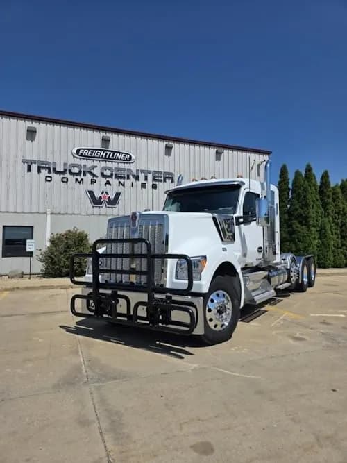 2024 Kenworth W990