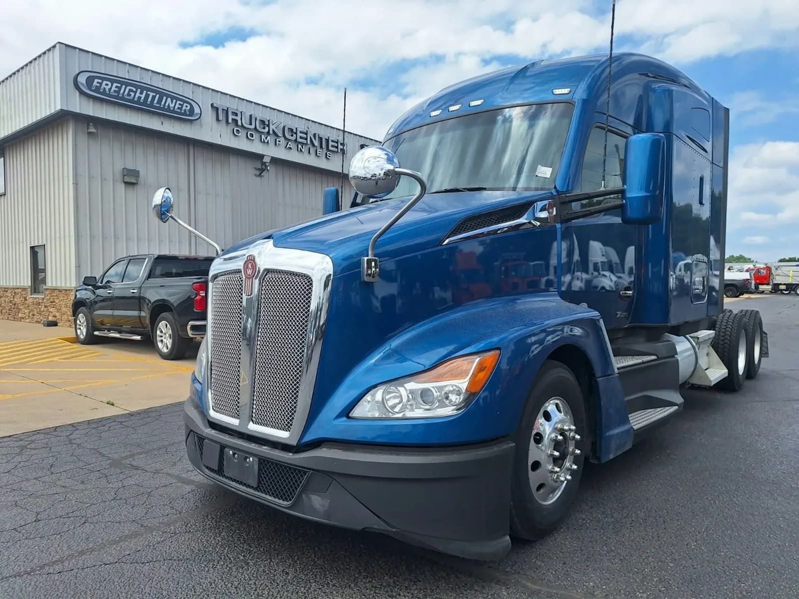 2023 Kenworth T680