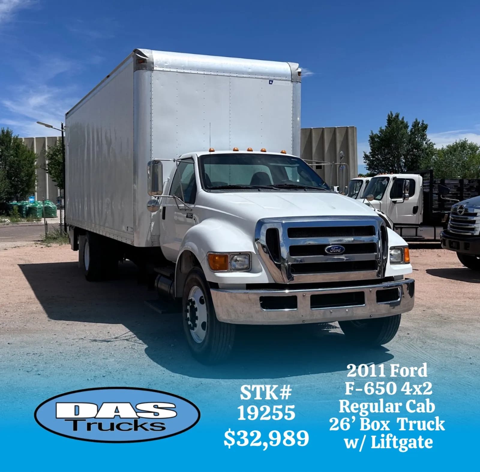 2011 Ford F-650 26' - Box