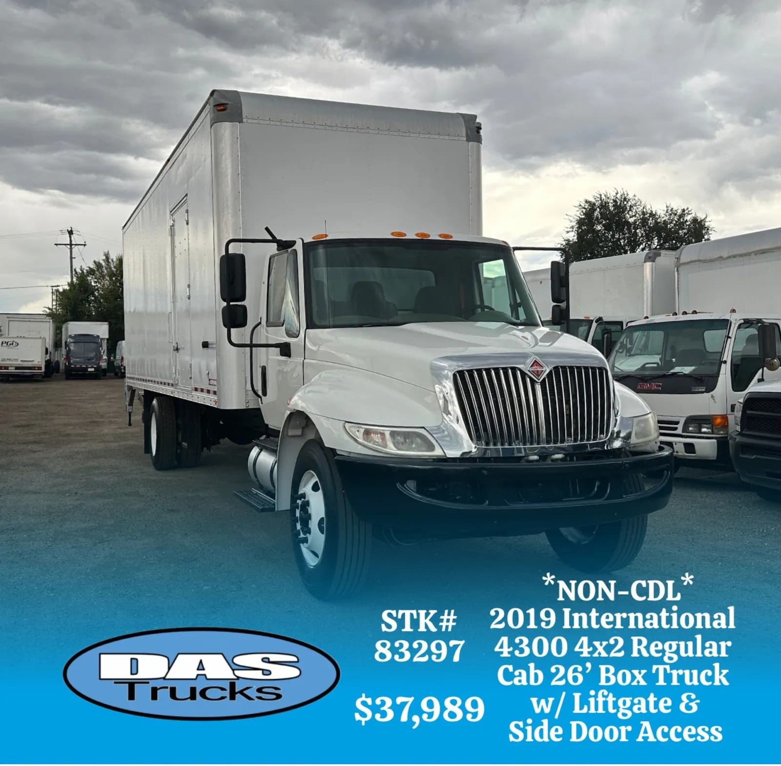 2019 International 4300 26' - Box