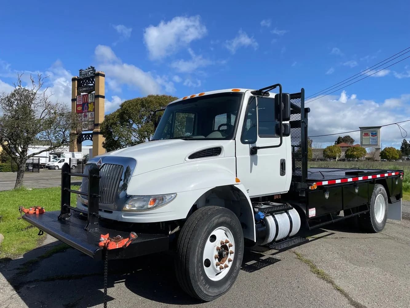 2018 International DuraStar 4300 - Flatbed