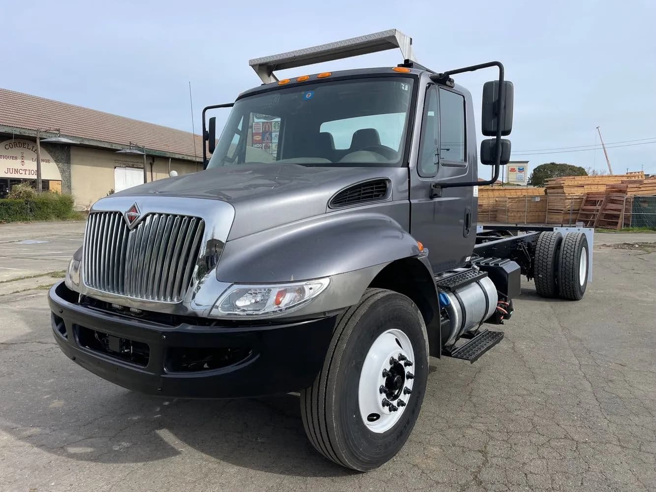 2019 International DuraStar 4300 - Tow