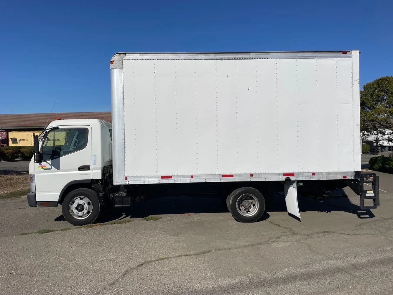 2016 Mitsubishi Fuso FE160 - Box