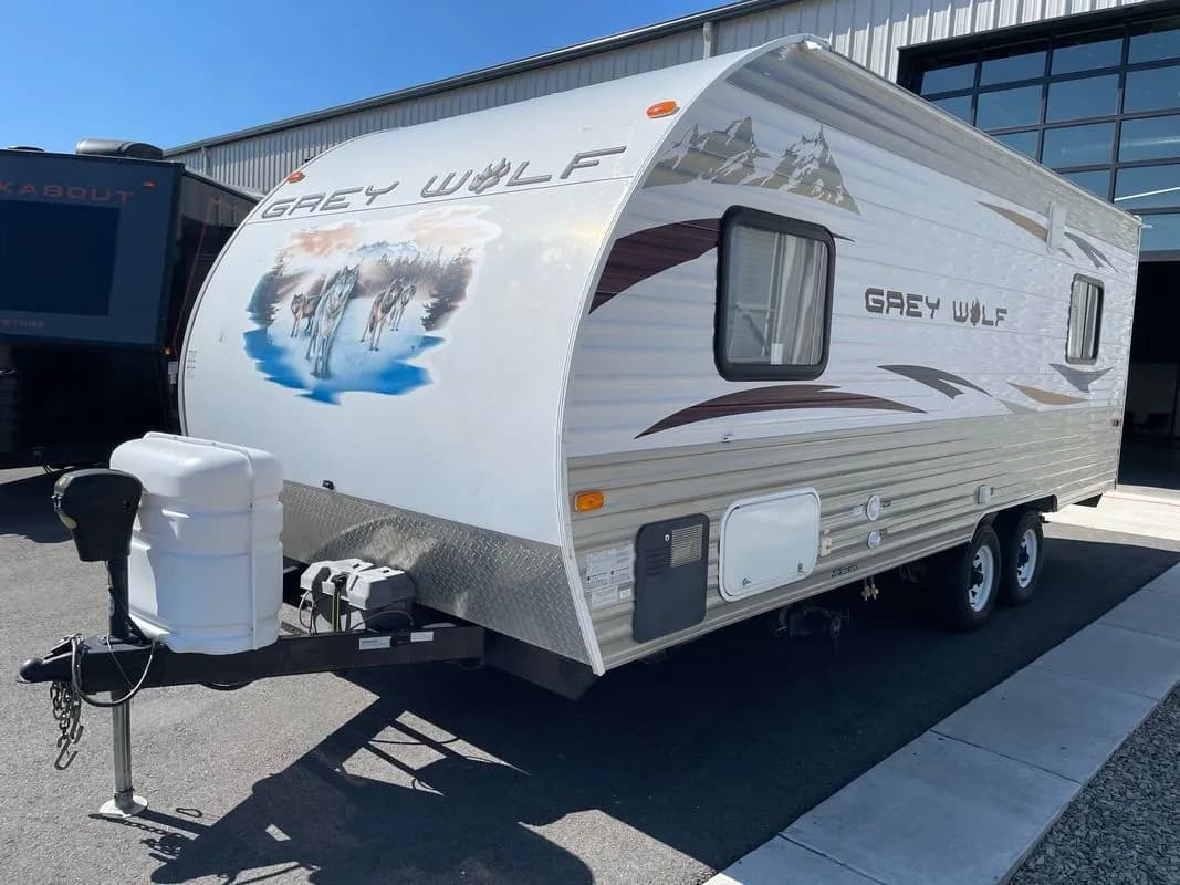 2012 Cherokee Grey Wolf 19R
