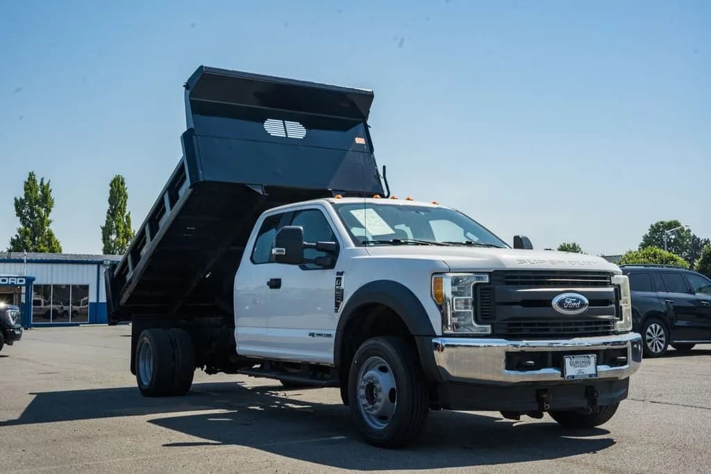 2017 Ford F-550 Chassis - Chassis