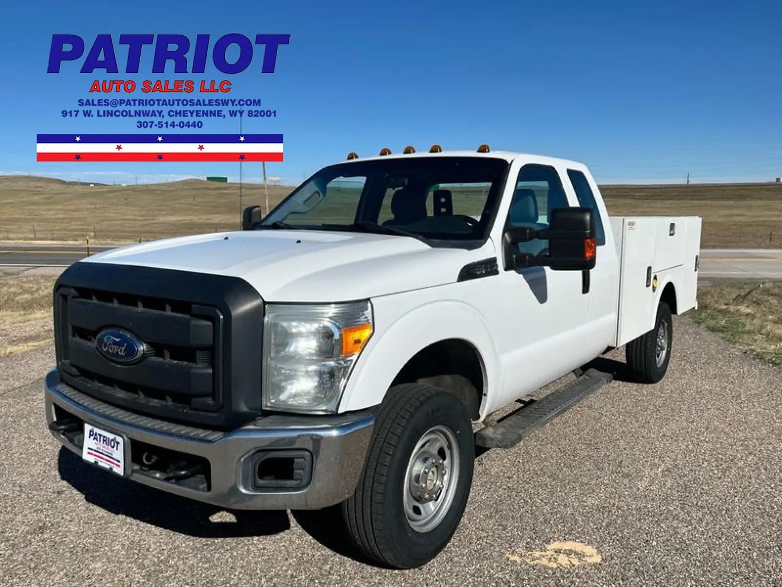 2015 Ford F-350 Chassis - Pickup