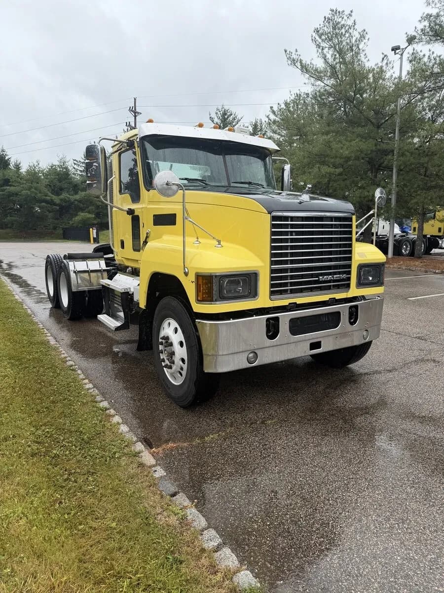 2019 Mack PINNACLE