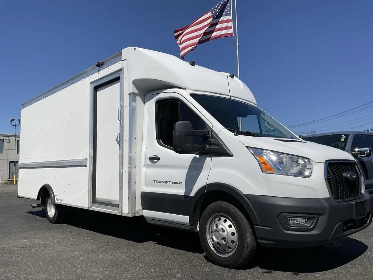 2020 Ford Transit Cutaway - Box
