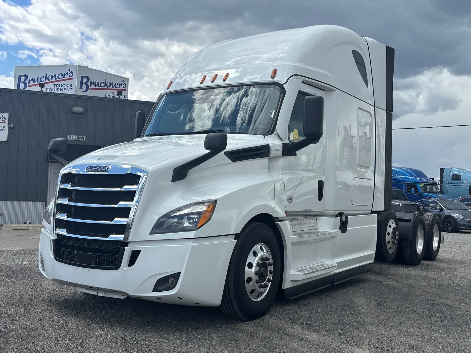 2021 Freightliner CA-126 - - Sleeper