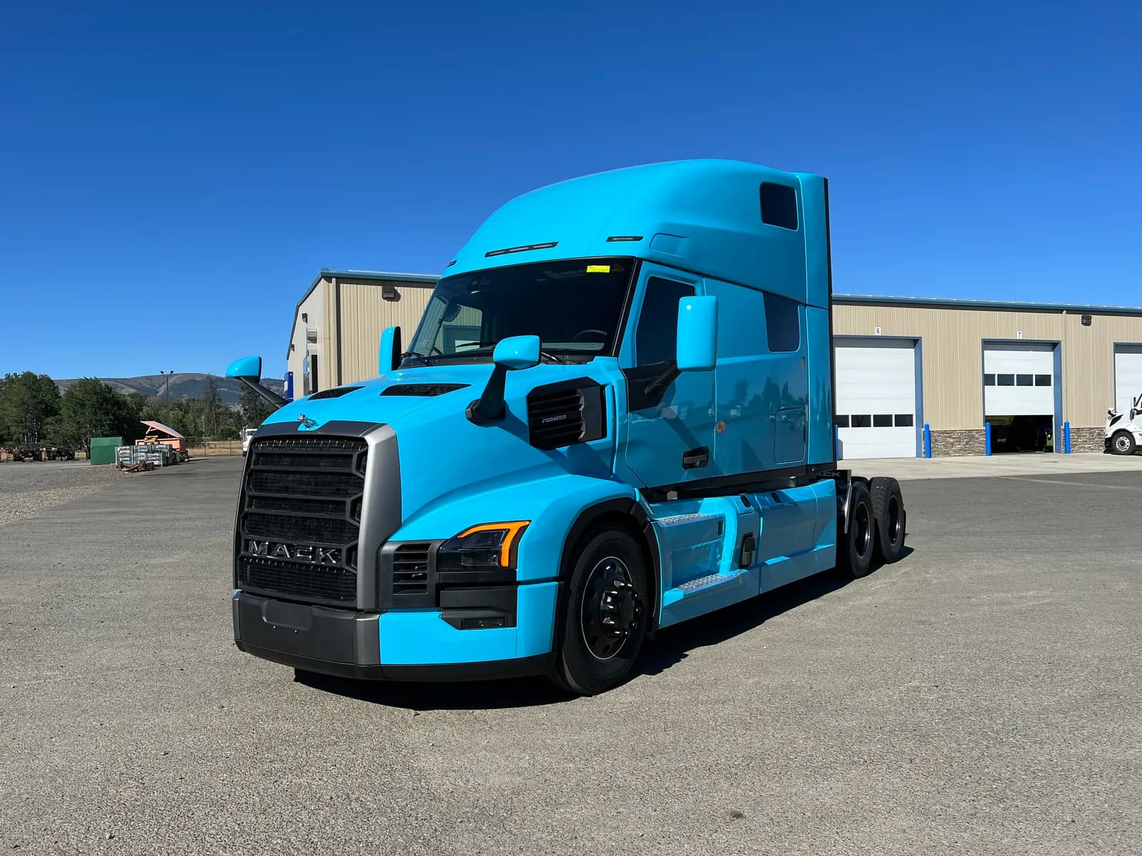 2027 Mack PR64T76H - Sleeper