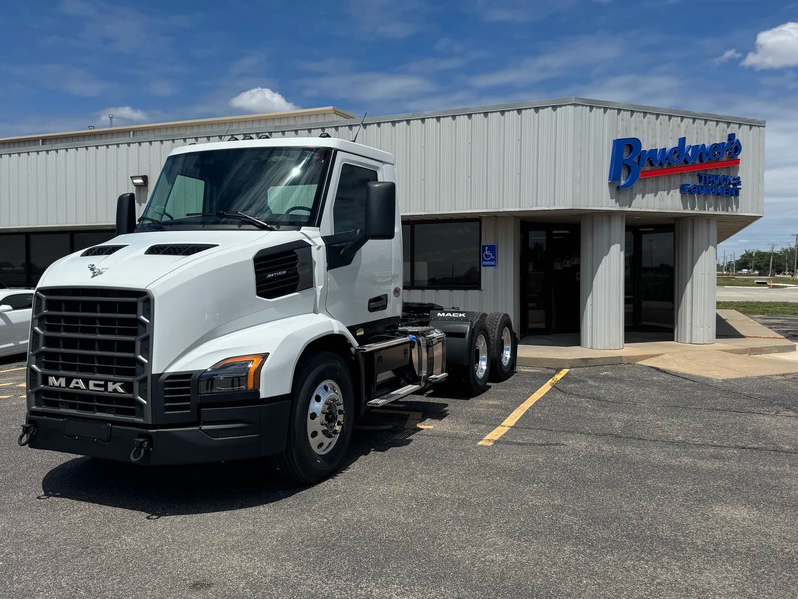 2027 Mack AN64T - Day Cab