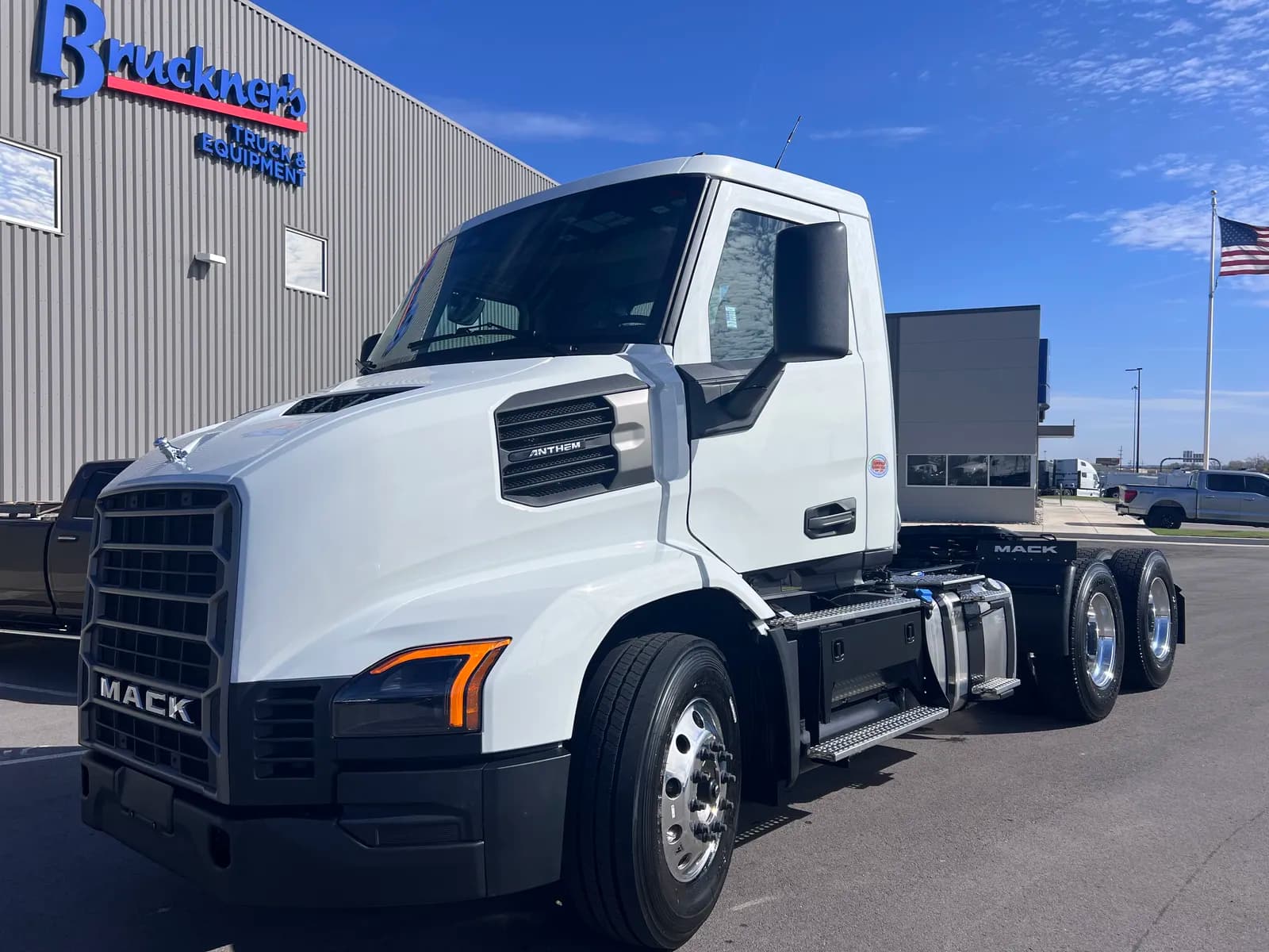2027 Mack AN64T - Day Cab