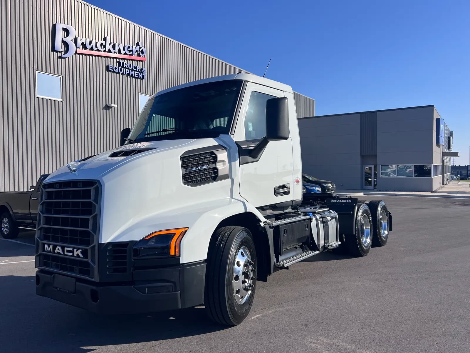 2027 Mack AN64T - Day Cab