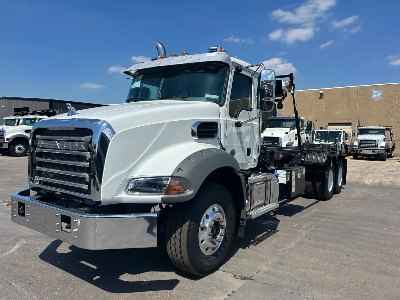 2026 Mack GR64B - Garbage