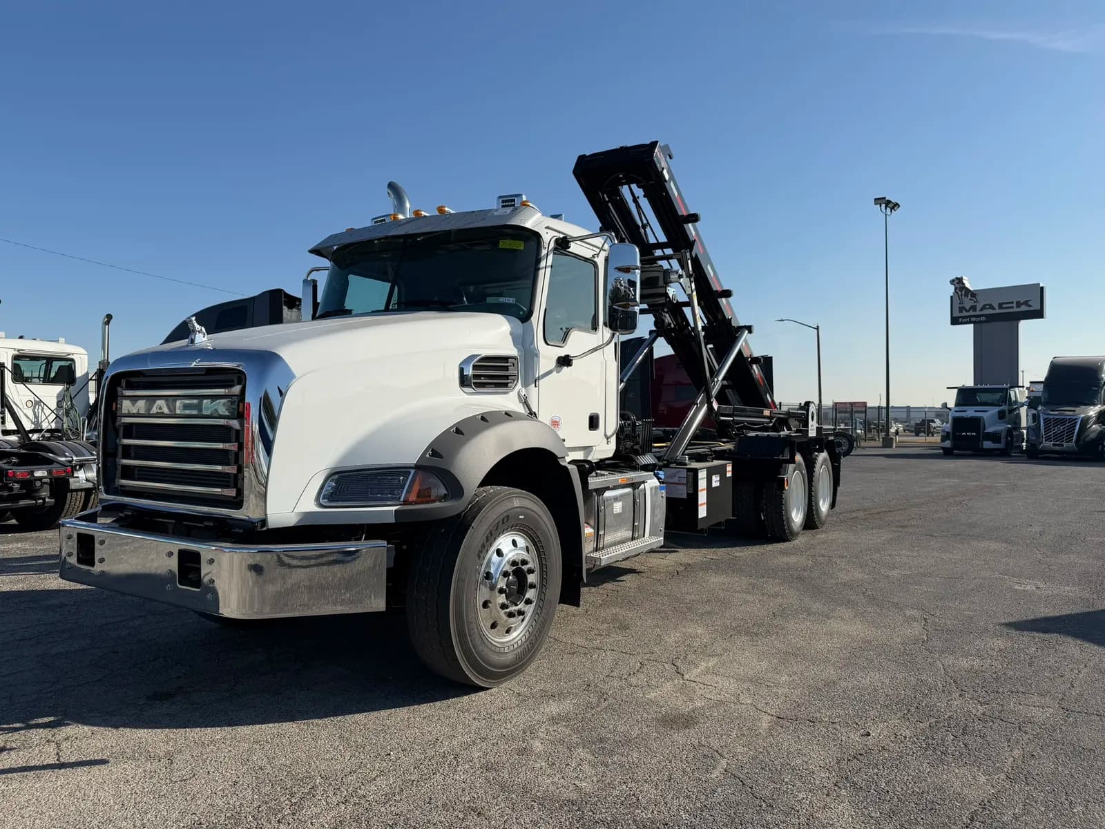 2026 Mack GR64B - Garbage
