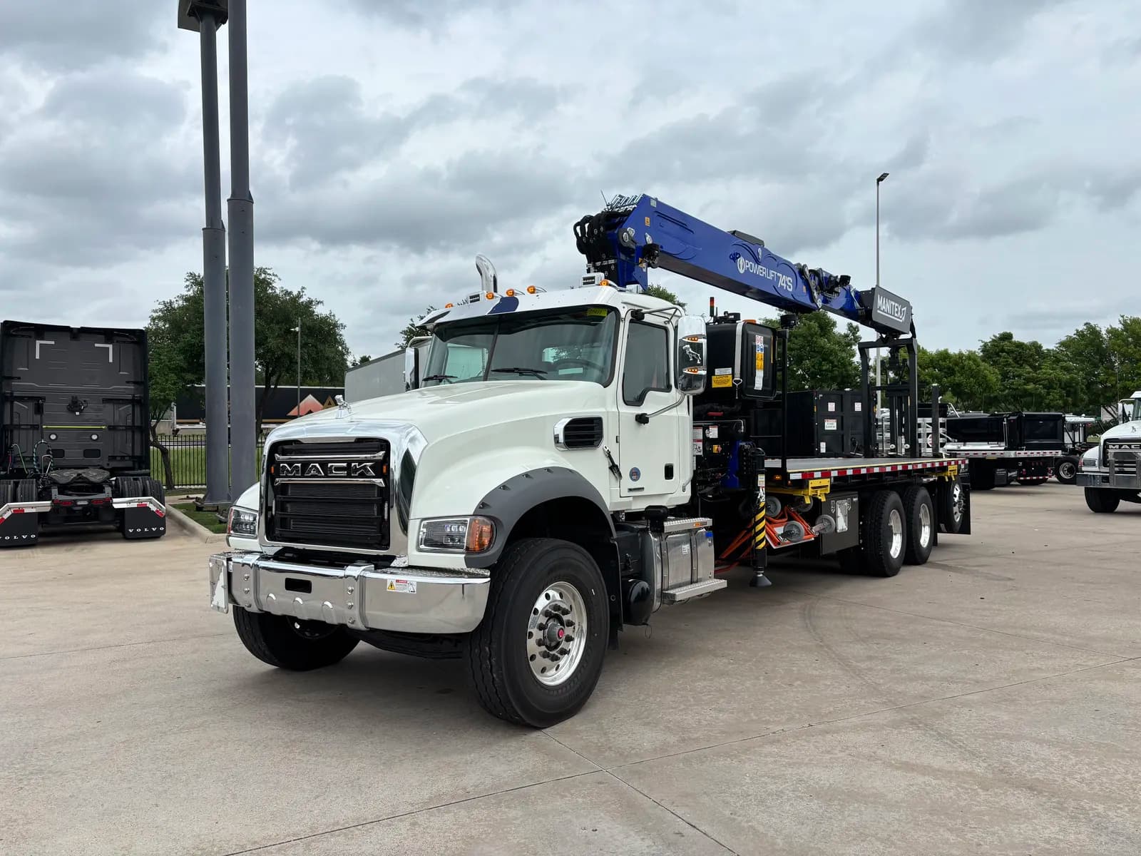 2026 Mack GR64F - Crane