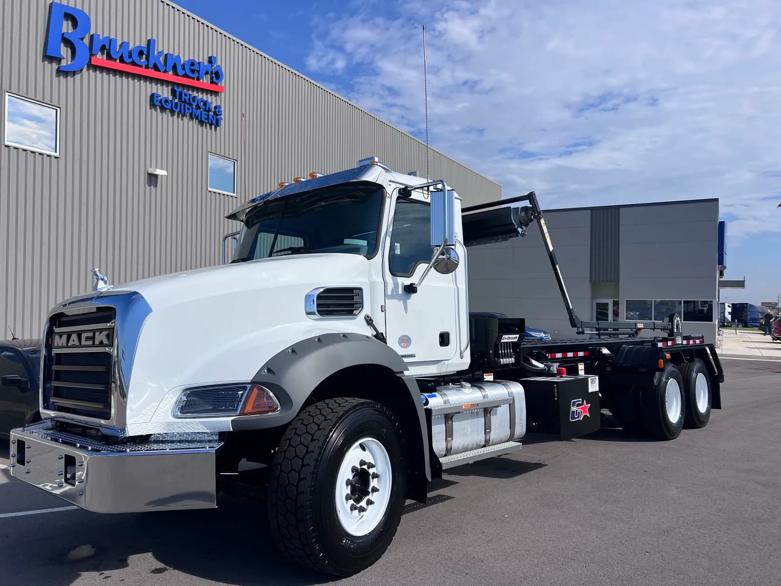 2026 Mack GR64B - Garbage