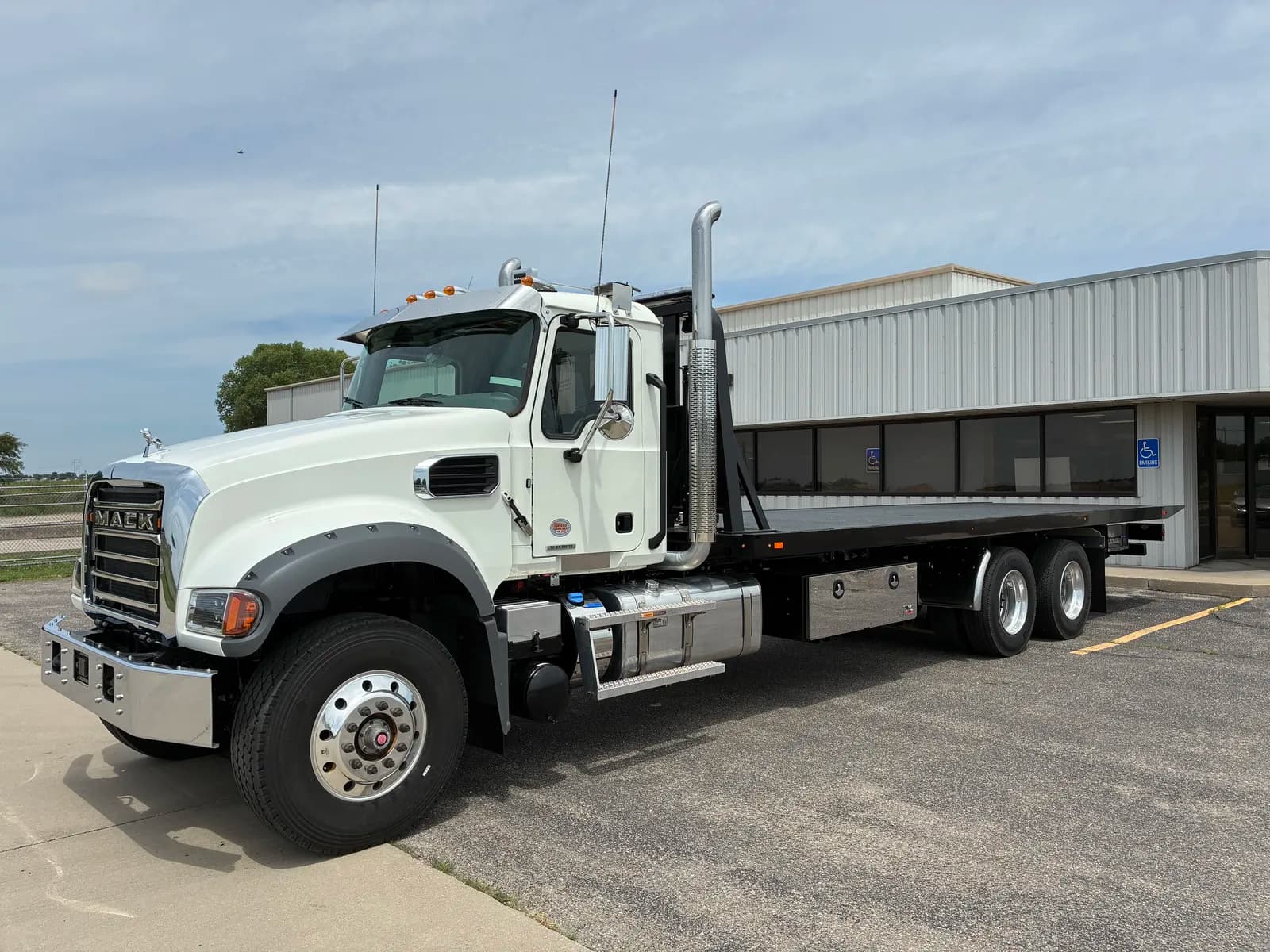 2026 Mack GR64F - Tow
