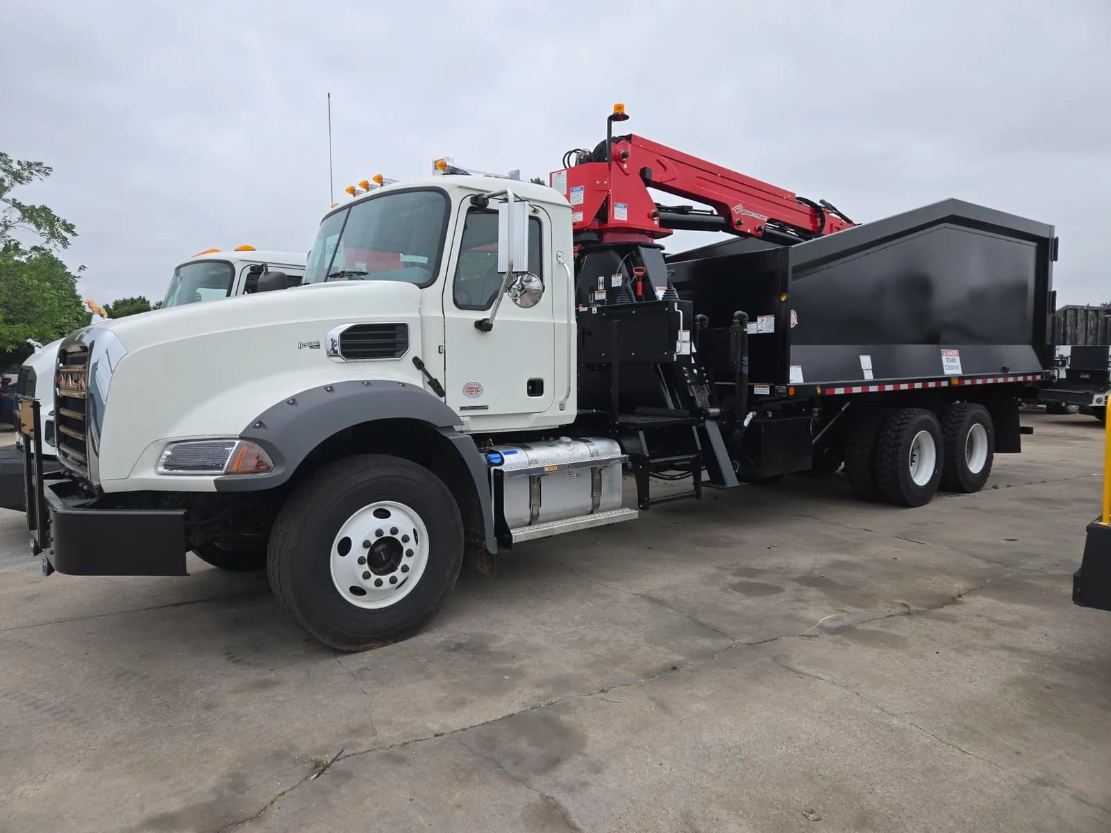 2026 Mack GR64B - Utility