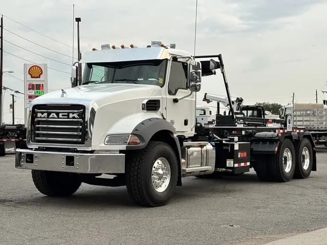2026 Mack GR64B