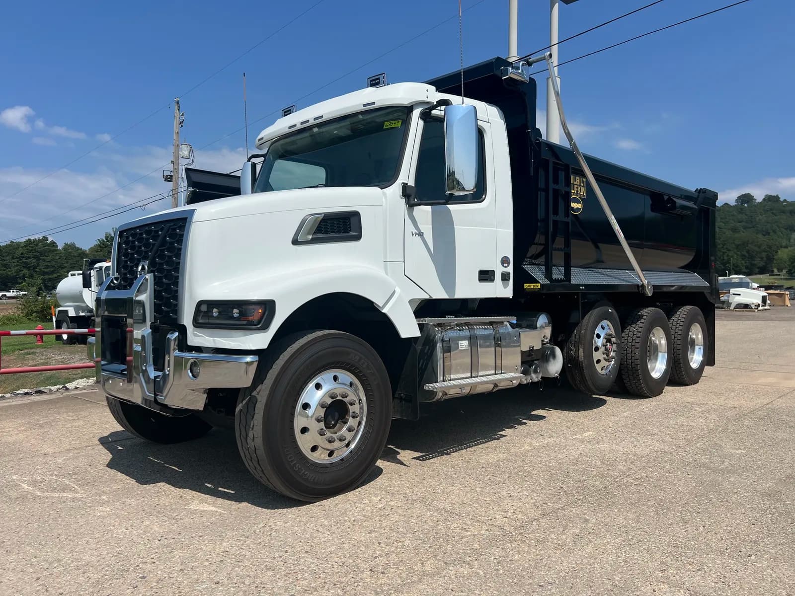 2026 Volvo VHD64F300 - Dump