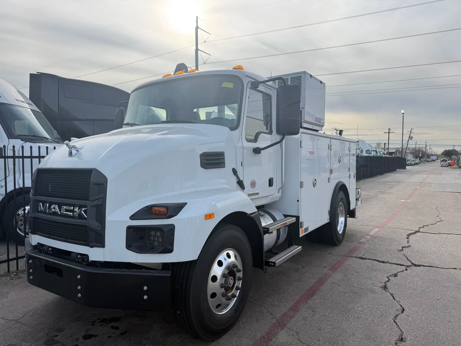 2025 Mack MD6 - Service