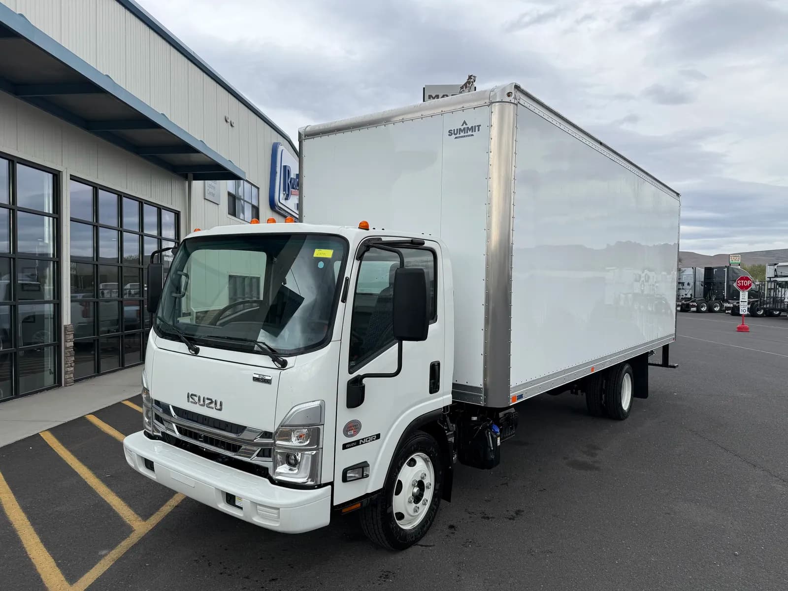2024 Isuzu NQR - Vans