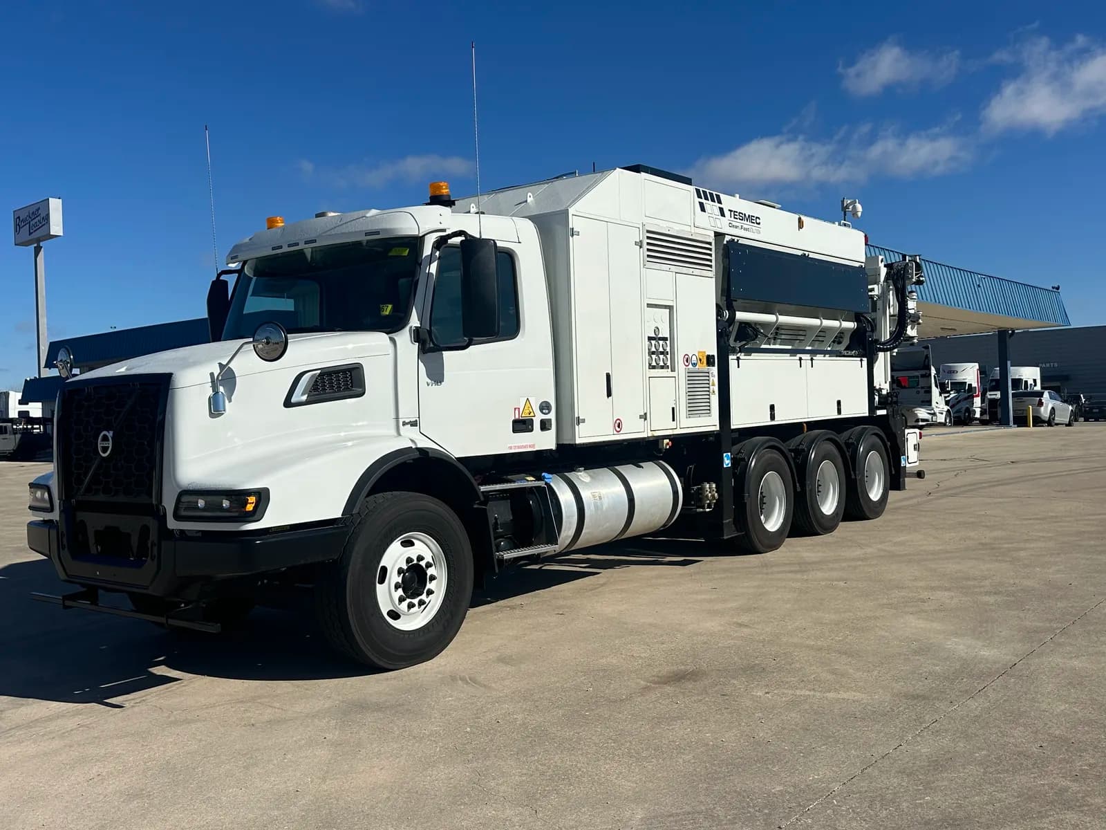 2024 Volvo VHD86B300