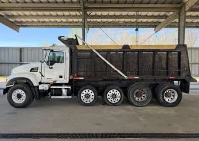2004 Mack Granite