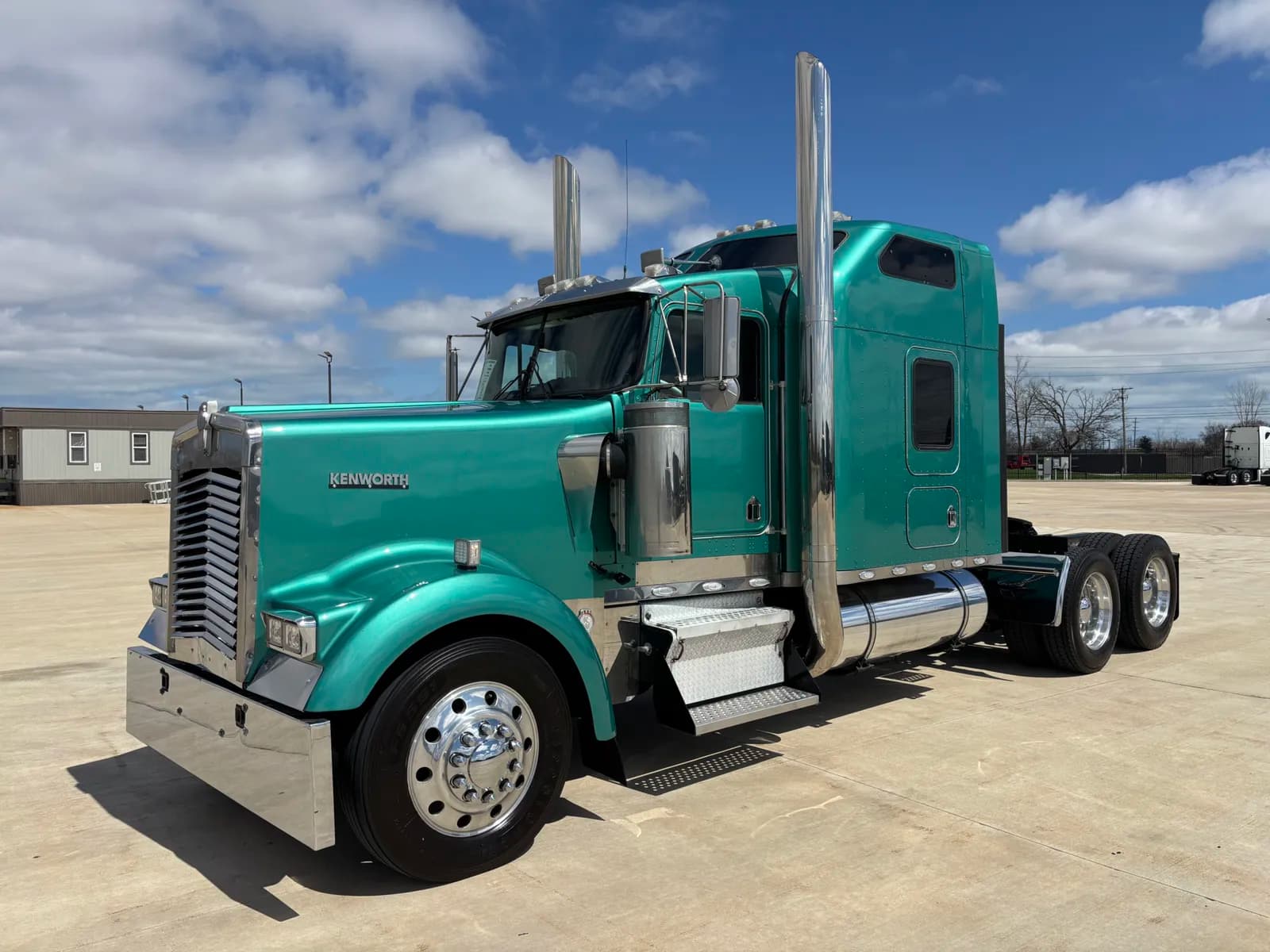 2004 Kenworth W900 - Sleeper