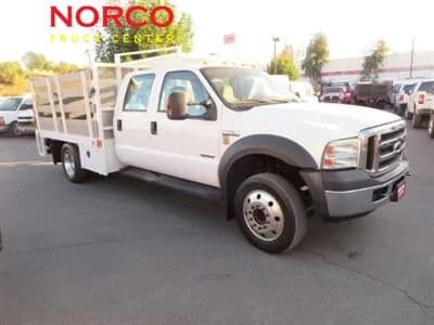 2006 Ford F550 XLT Crew Cab 10' - Stake