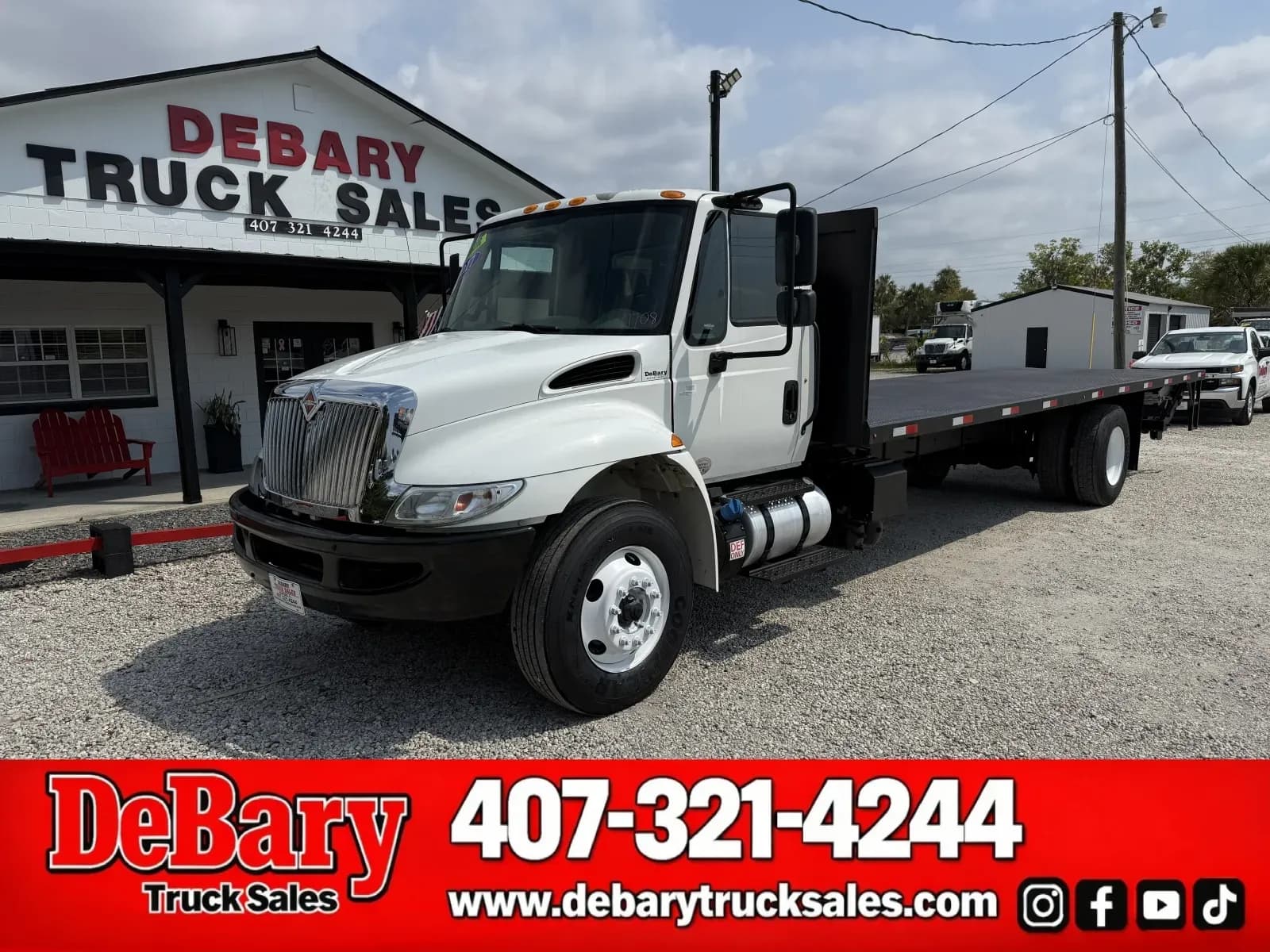2017 International DuraStar 4300 - Flatbed