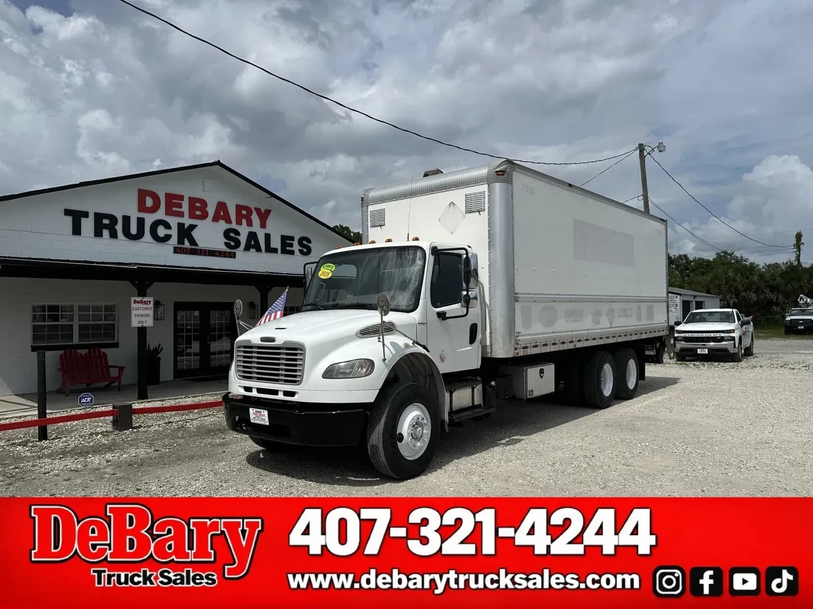2018 Freightliner M2 106 - Box