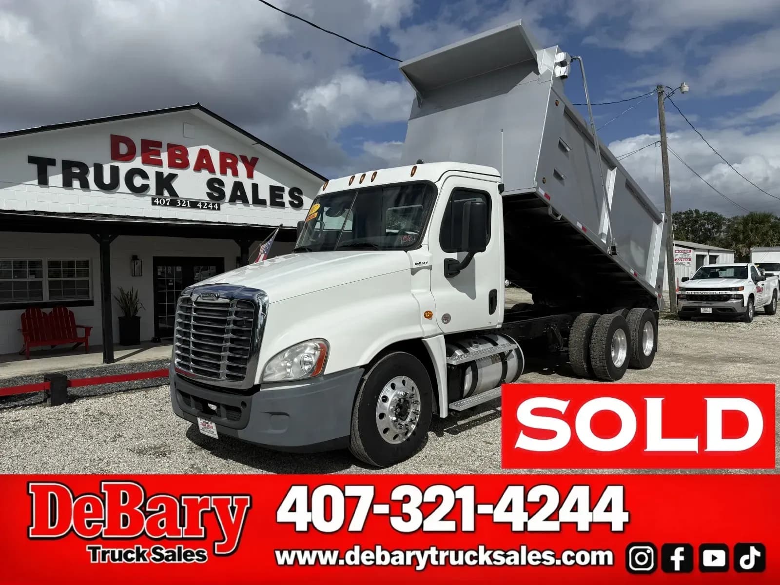 2017 Freightliner Cascadia - Dump