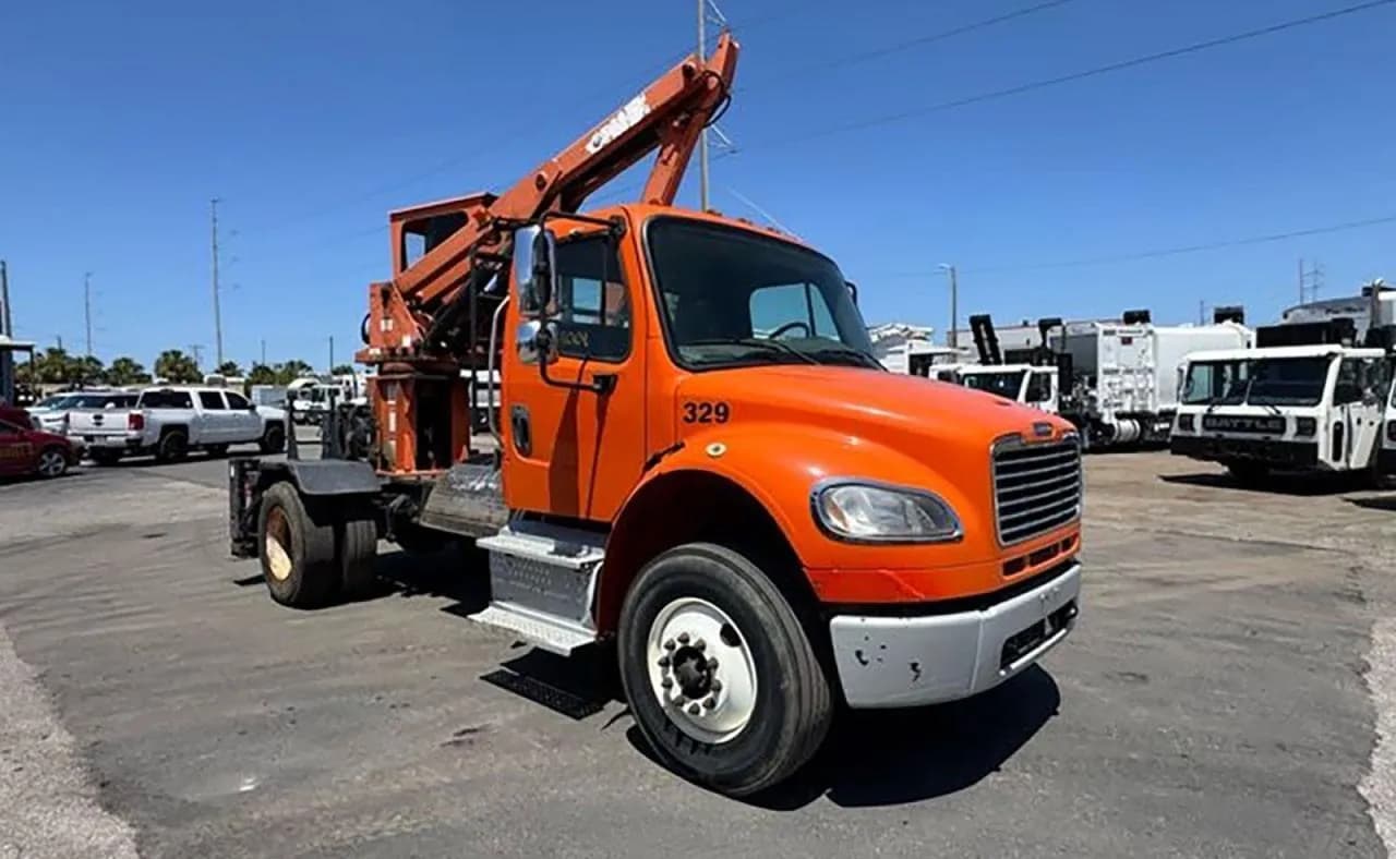 2018 Freightliner M2 106