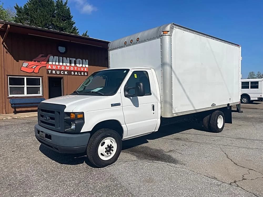 2017 Ford E450 - Box