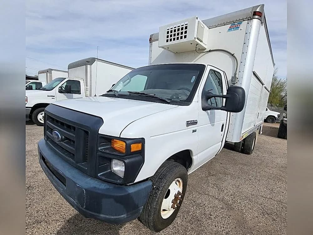 2011 Ford E-450 Cutaway - Box